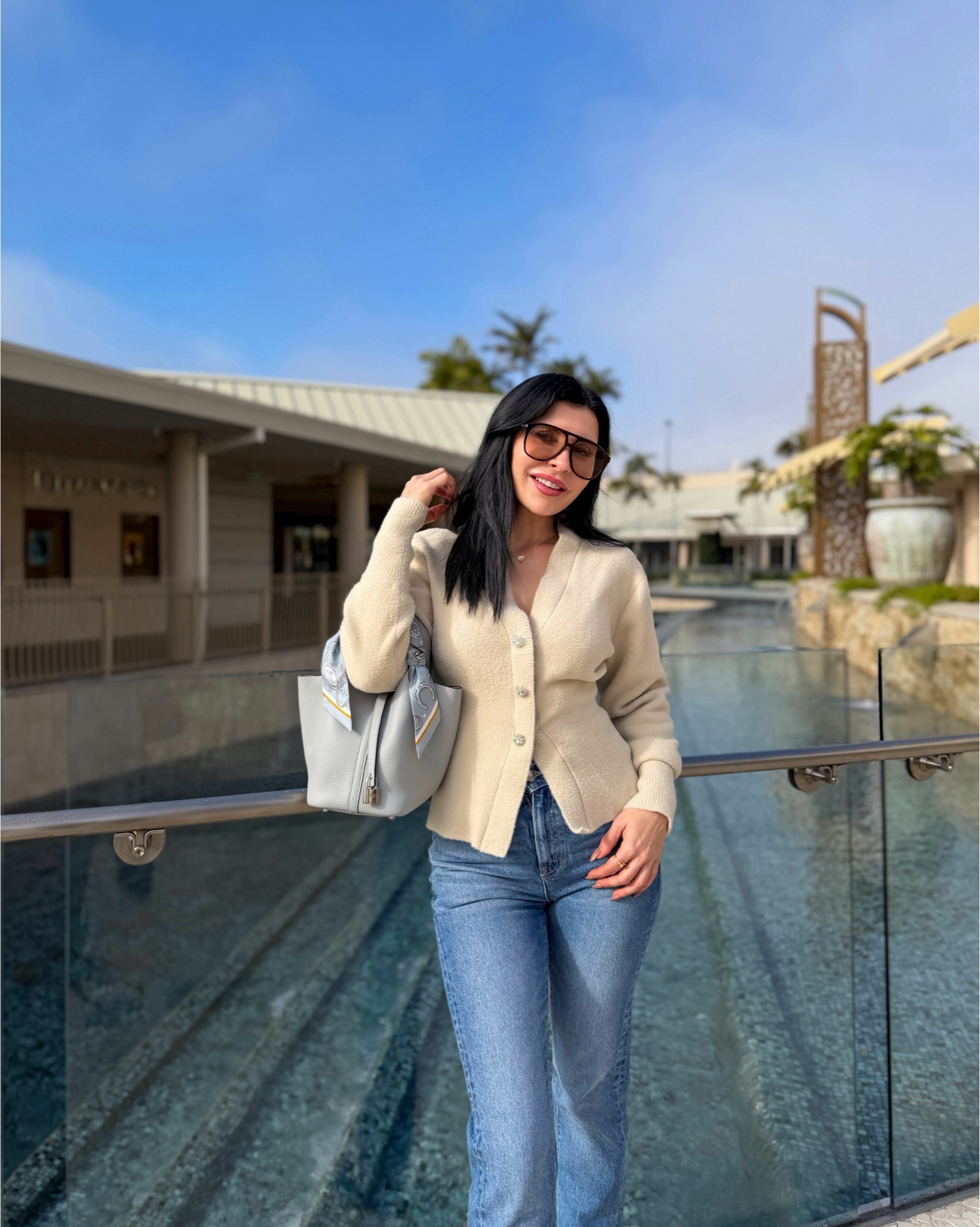 Cozy warm sweater top and jeans 

#LTKdayinmylife #LTKootd #LTKgrwm