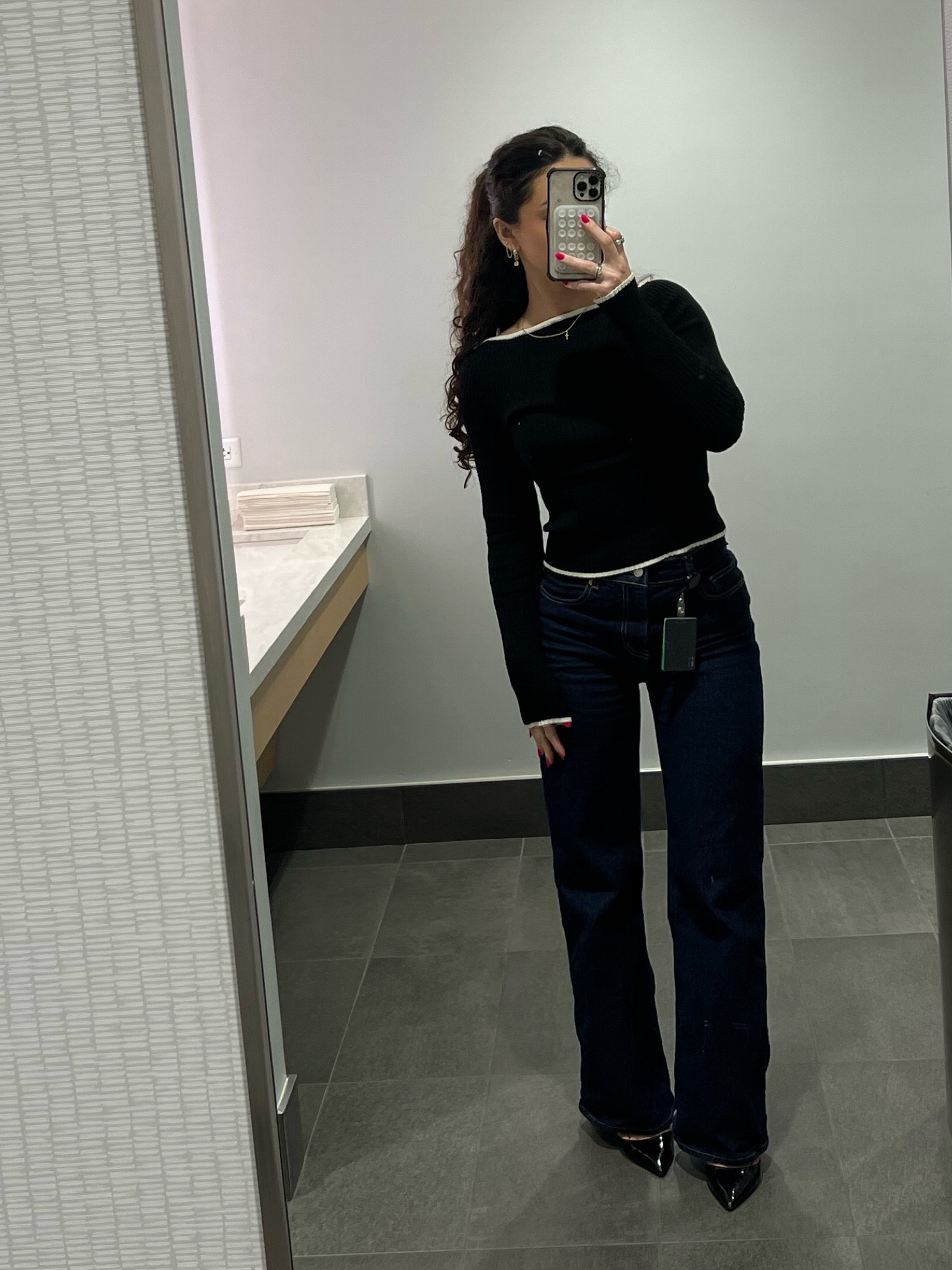 Work ootd! A veryyy affordable business casual outfit for the office. This color  of the top isn’t available rn but the same top in diff colors is. I LOVEEE the length and neckline!

workwear, workwear inspo, dark wash jeans, work outfit, business casual ootd

#LTKWorkwear #LTKShoeCrush #LTKFindsUnder50