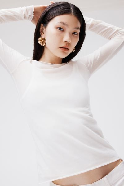 Flower-shaped earrings - Gold-coloured - Ladies | H&M GB | H&M (UK, MY, IN, SG, PH, TW, HK)
