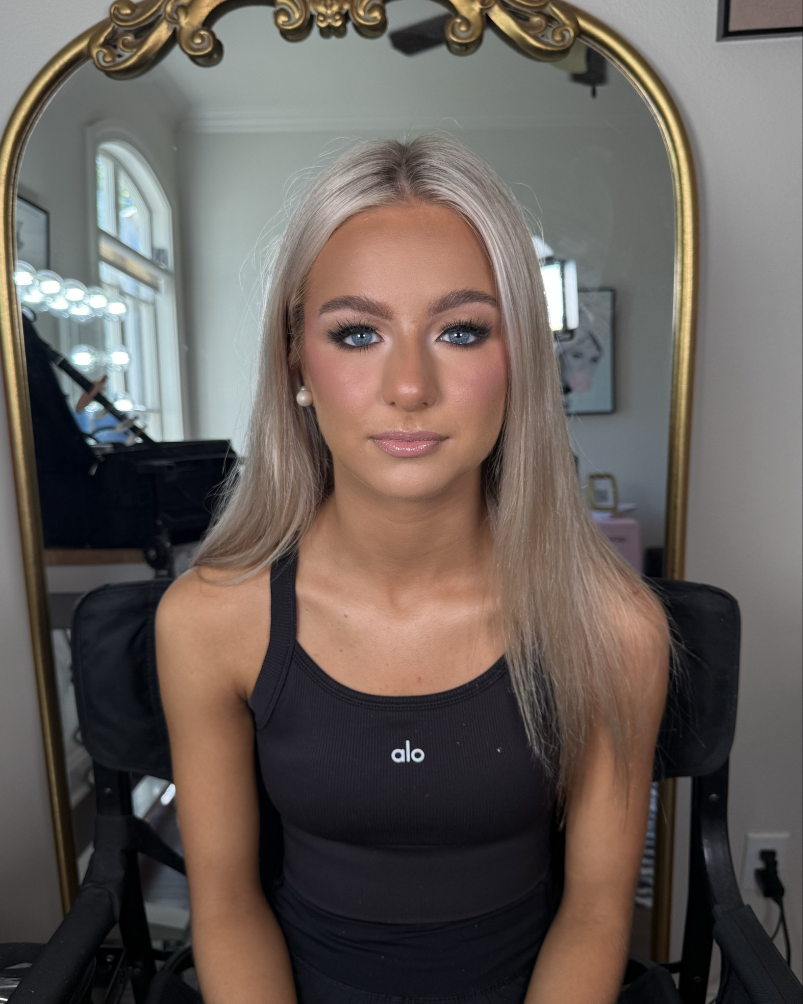 PROM GLAM

Foundation: The Perfect Face Cosmetics 
