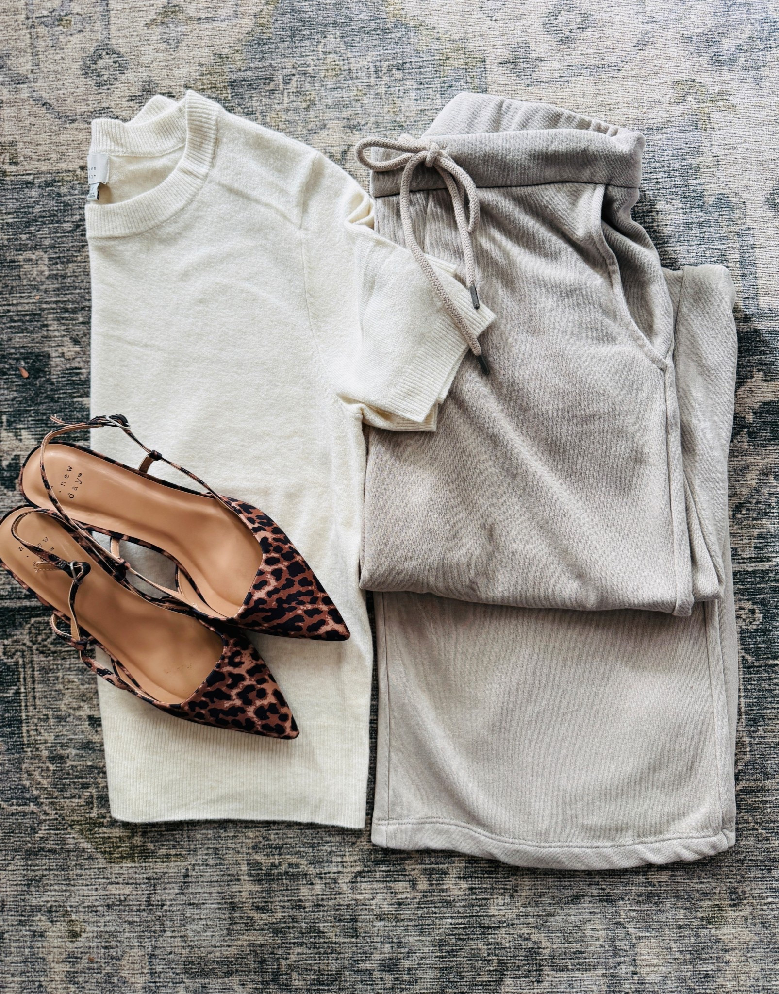 Comfy meets chic — soft knits, easy joggers, and a hint of leopard to spice up my neutrals this fall 
leopard. #targetsytle 

#LTKOver40