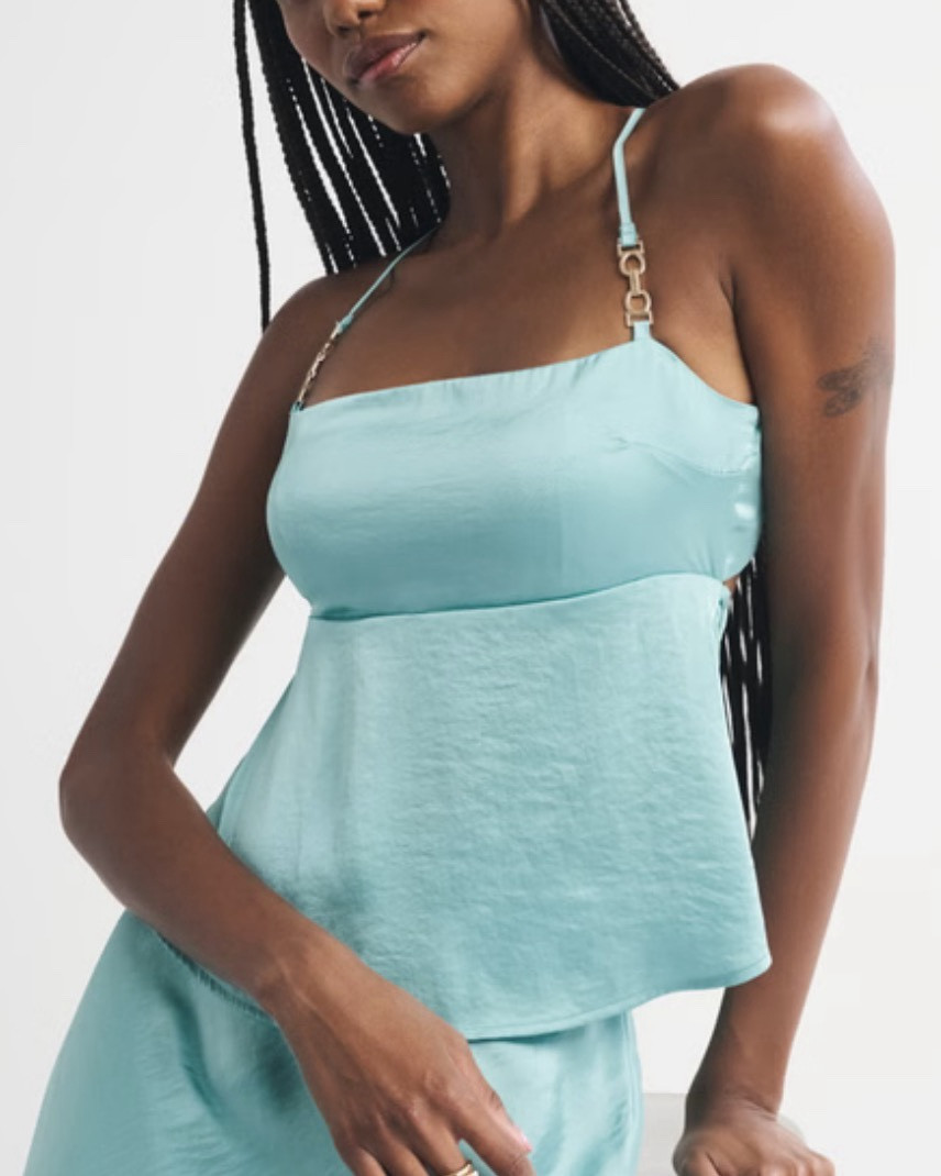 Soft silhouettes, effortless fits, and that just-threw-this-on energy ✨
Abercrombie is really doing spring–summer dresses right… easy, feminine, and made to move with you. These are the kind of pieces you’ll reach for on repeat 🤍

#LTKStyle #LTKSeasonal #LTKFinds #AbercrombieStyle #SpringSummerStyle #EffortlessChic #SimpleLuxury #EverydayElevated #DressSeason #WarmWeatherFits #MinimalStyle #FeminineStyle #CapsuleWardrobe #OOTDInspo #StyleOnTheGo

#LTKFestival #LTKootd #LTKgrwm