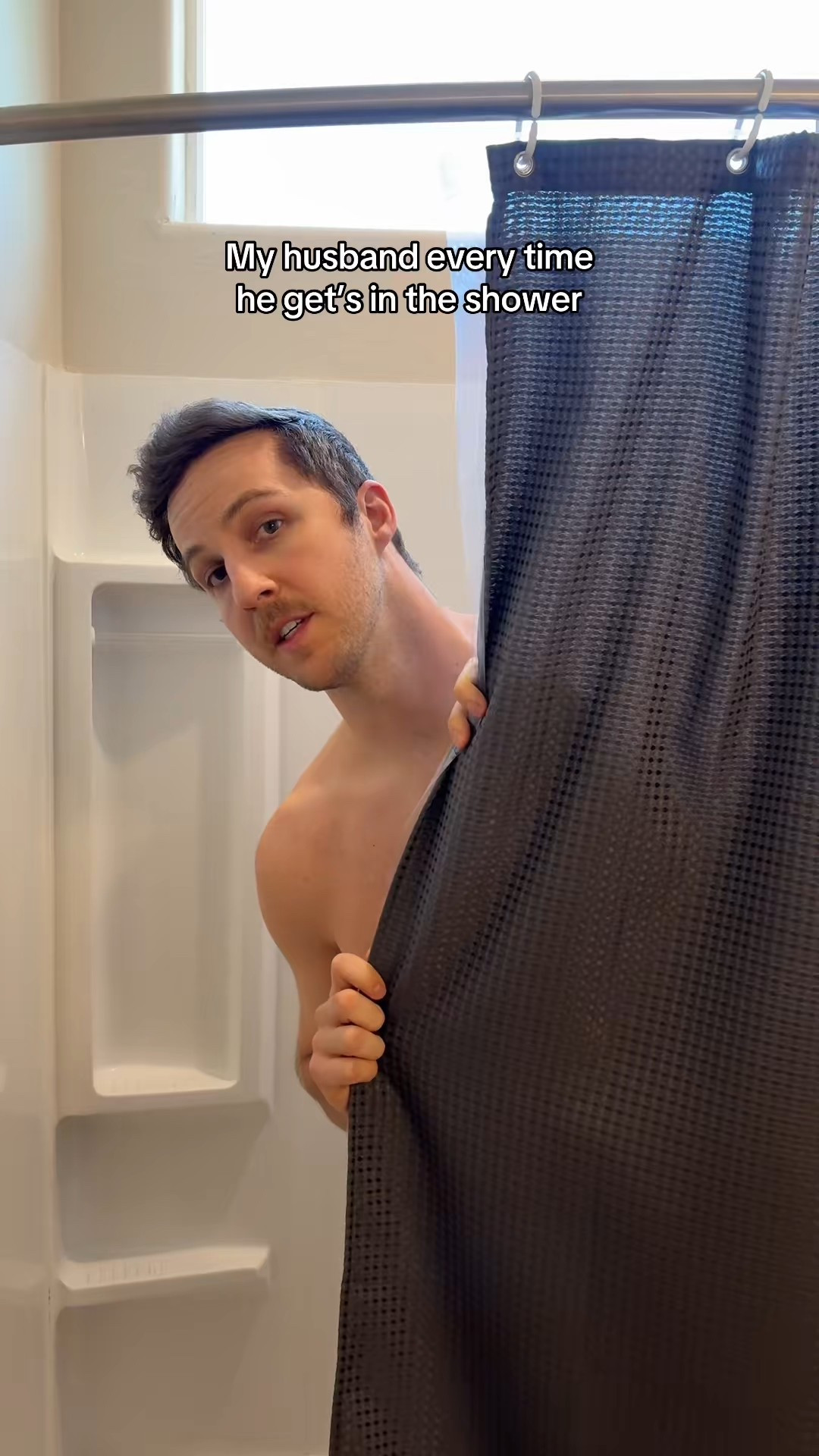 Love this outfit that Shelton has on! 