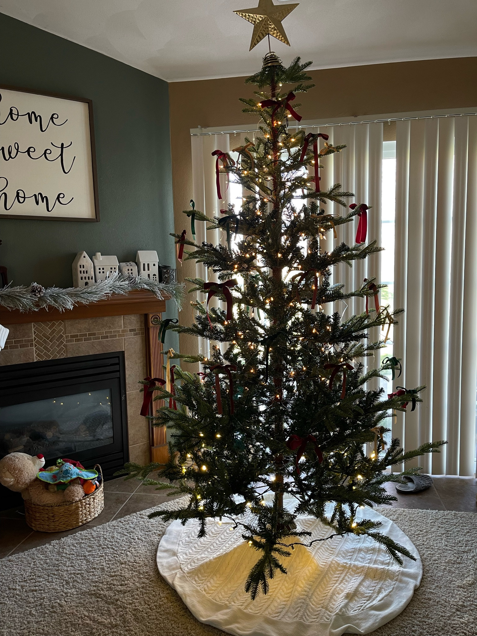 let the christmas season begin 🫶🏼🌲🌨️🎅🏼



#LTKHoliday #LTKSeasonal