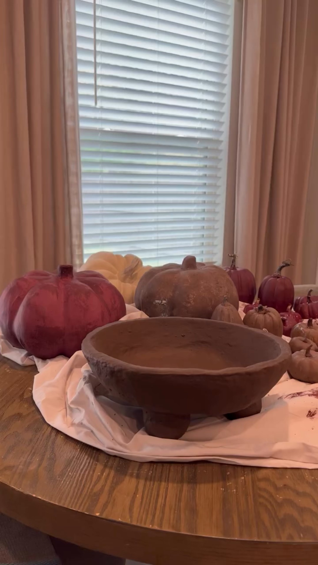 Time and time again I come back to this DIY for my Fall decor for two reasons 1) it allows me to switch out my color palette without spending a ton of money and 2) it’s simple/ easy to do and honestly very therapeutic.
#falldecorideas #diypumpkindecor #diydecor #decorideas

#LTKHome #LTKSeasonal #LTKHalloween