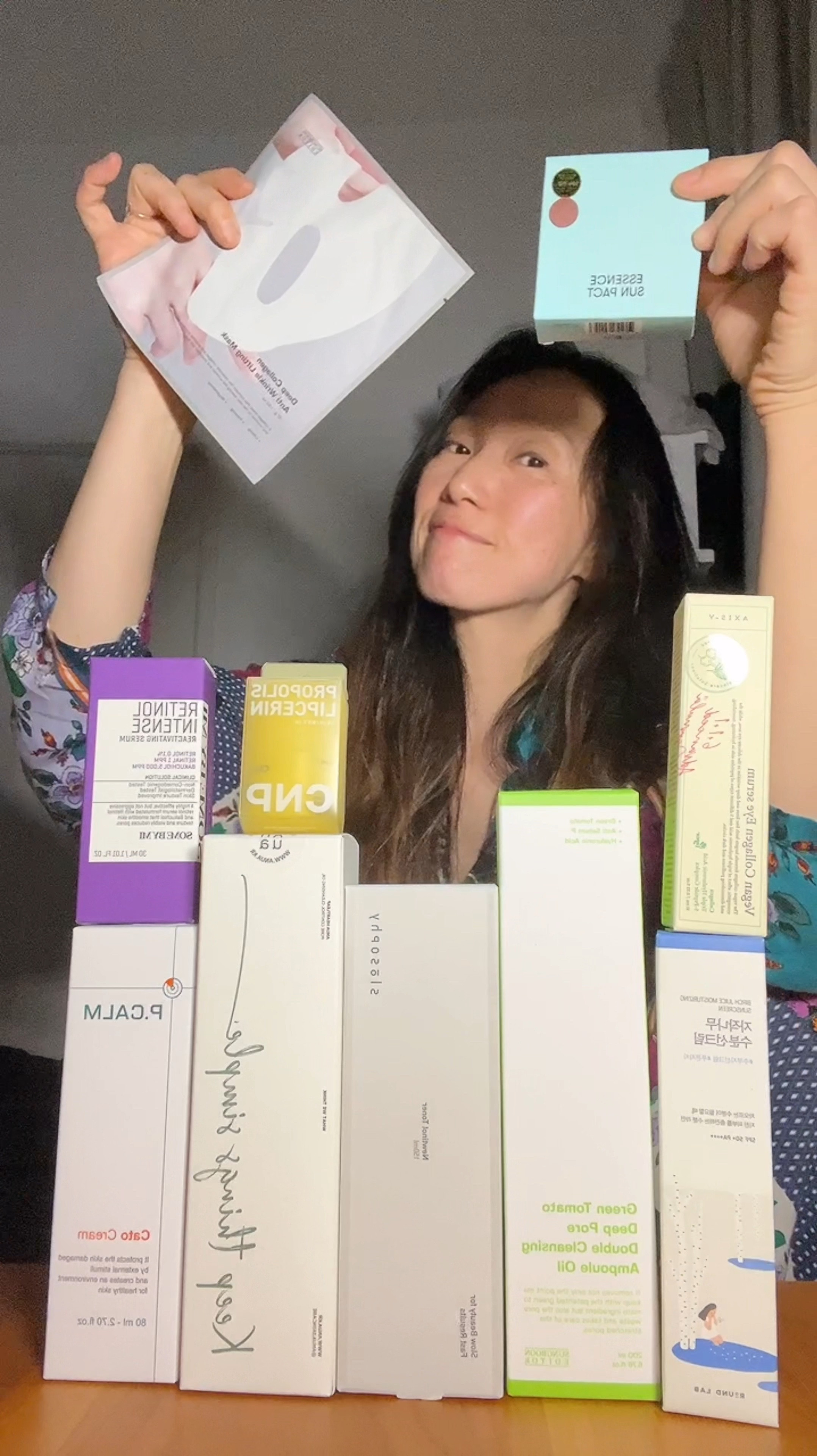 ⭐️ my favourite here is 
⚪️SOME BY MI - Retinol Intense Reactivating Serum 
: what a ingredients 😍 make my skin texture straight away different 👍🏻 next day, my sister asked me, oh that’s different! What did you use? Your pore looks tighter😉
⚪️VT - Essence Sun Pact SPF50 
: it’s sunpack, my finger is clean with this cushion, No white cast, No color, Cooling, Natural toneup, so easy🫰
and I love their  reedleshot so much♥️
—--
Don’t forget some discount more
[ Code : INF10HYUNMIP ]
——
Stylevana is helping me update my skincare routine for the changing season
- Some of the ingredients to include during fall season - Hyaluronic acid, Vitamin C, Ceramides etc. 
- Transform my skincare from:
light/gel moisturiser to thick one,SPF is still a priorityAvoid Skin stripping ingredients, Use a hydrating cleanser 



*gifted
#vtcosmetic #sungbooneditor #somebymi #cnplaboratory #pcalm #roundlab #anua #slosophy #axisy 

#kbeauty #koreanskincare #over40
#over40skincare 
 
#shopltk #ltkbeauty #ltkover40

#LTKBeauty #LTKFindsUnder50 #LTKOver40