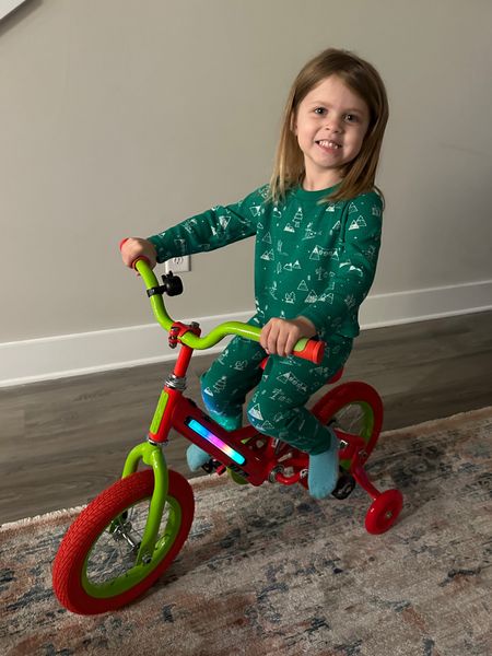 Doodler girl bike with training wheels

#LTKkids #LTKHoliday #LTKSeasonal