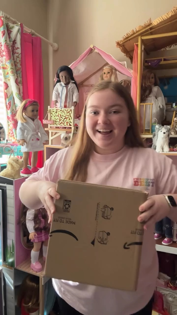 Let’s unbox my latest Amazon order that features The Official American Girl Cookbook! 👩‍🍳📖 This cookbook is targeted towards adult fans! Eek!! I’m SO excited that @americangirlbrand is coming out with products that are targeted towards adults! It makes me feel so included in on the fun! 🥹❤️ I can’t wait to try out the recipes, perhaps maybe we try them out together? Maybe a Cooking with Mal mini series over making different recipes from different AG cookbooks?!🤔😍💖 
#agig #americangirlbrand #americangirldolls  #dollcollector #cookbooks