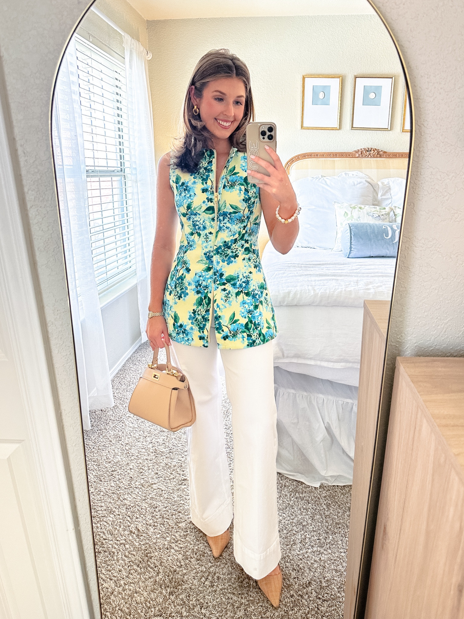 OOTD! Wearing a 2 in top and 25/reg in pants!

#LTKSeasonal #LTKstyletip