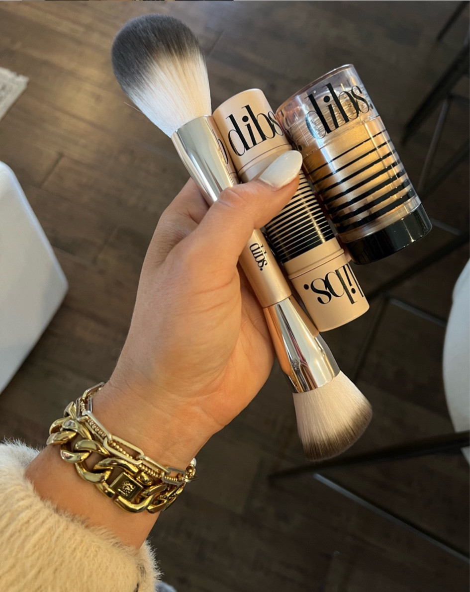 Dessert duo restock!! 💕✨ the best makeup by far! I love my subs and that you can quickly apply it on the go. One dessert stick includes blush and bronzer all in one! The body & face highlighter is so good too! My dibs brush sells out so fast!! Get it while you can! #dibs #love #makeup #musthave 


#LTKStyleTip #LTKBeauty #LTKFindsUnder50