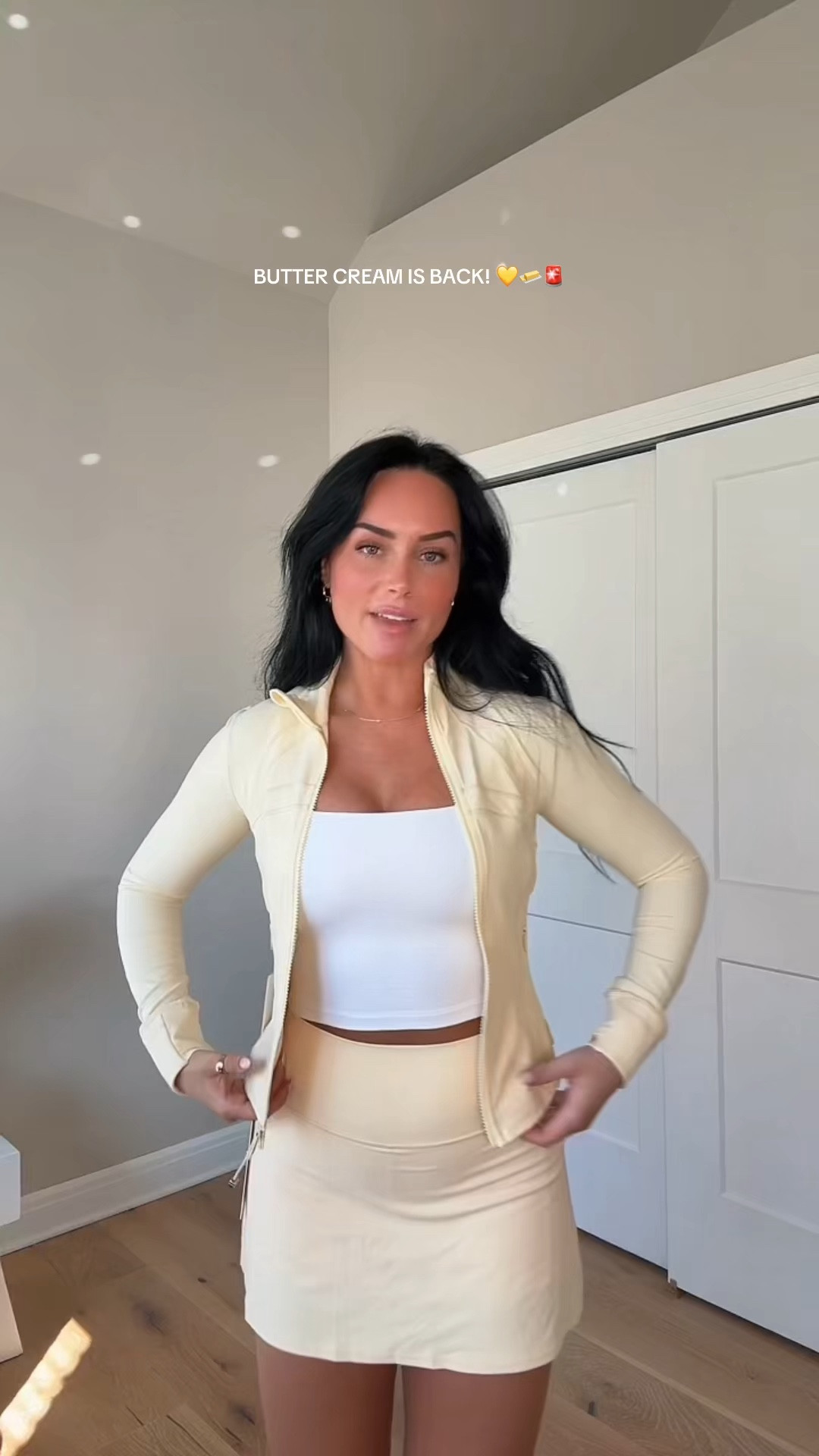 This color sold out so fast last year! So happy we finally got a restock 🙌🏻💛

My sizing 5’7, 145lbs, 32dd
I’m wearing a size small tank, size 6 jacket & skirt 

@lululemon  #buttercream #lululemonrestock #lululemoncreator #lululemonbuttercream 