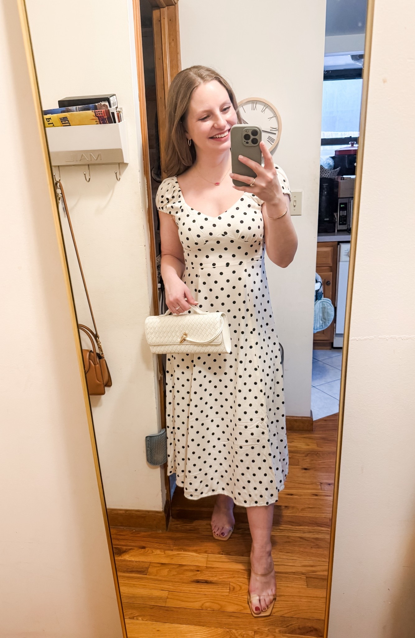 The most perfect spring— would be a perfect Easter Dress! Wearing an XS

spring dresses, polka dot, polka dot dress, Easter dress, midi dress 

#LTKootd #LTKSeasonal