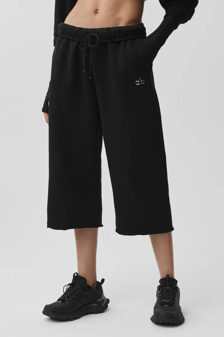 Accolade Cutoff Sweatpant | Alo Yoga