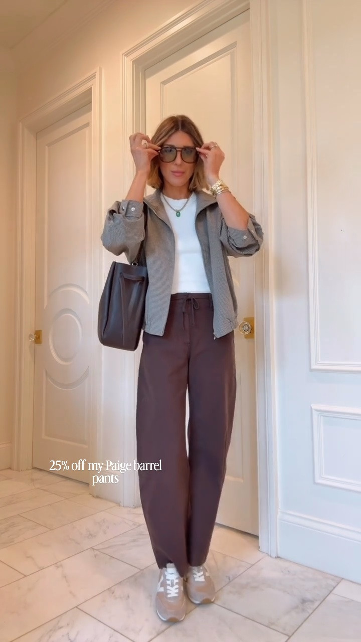Casual fall outfit idea 🤎 My barrel pants are 25% off! I’m wearing size 25 and they run TTS. @Aritzia

#LTKfall #LTKstyletip