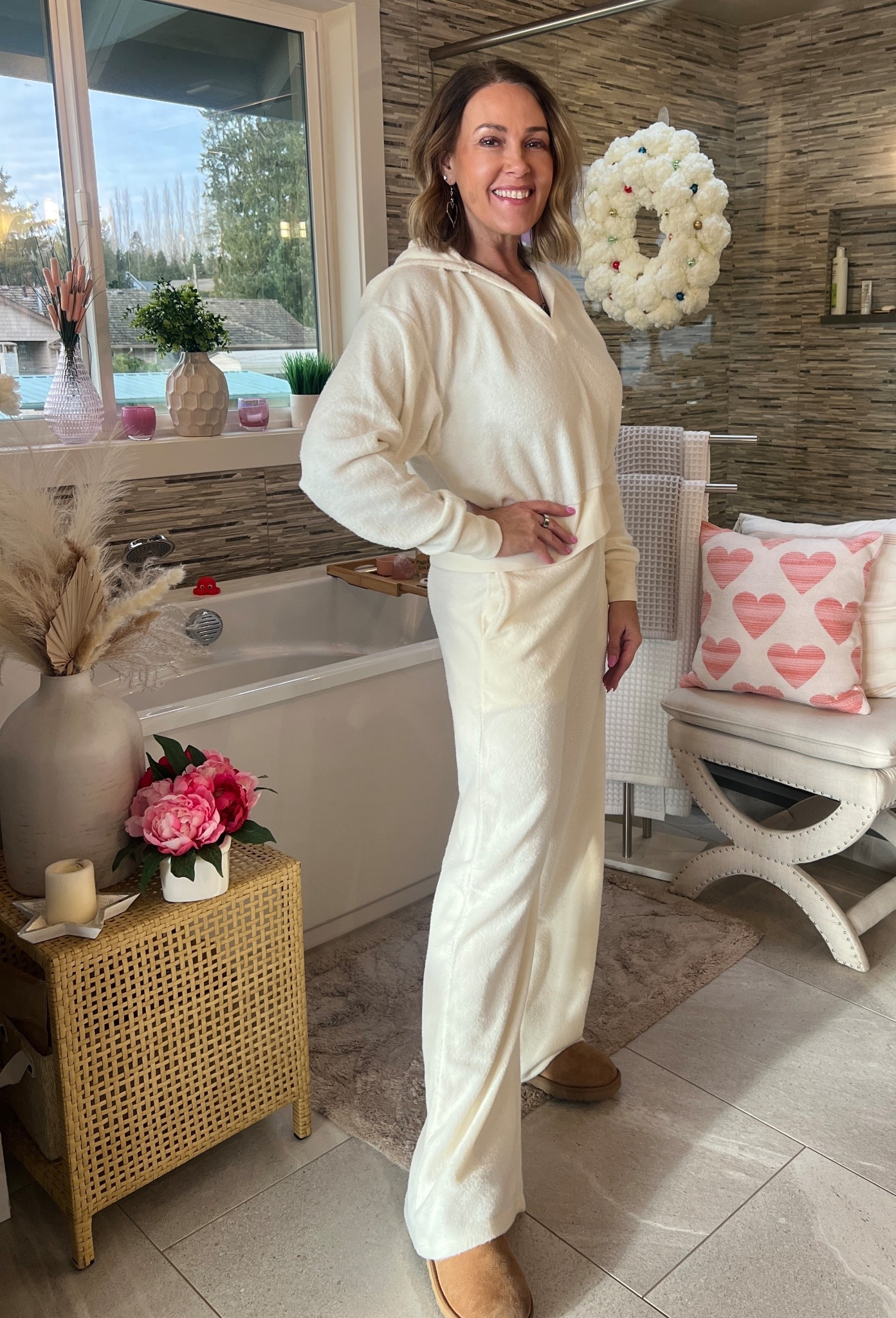 cozy lounge outfit


#LTKselfcare #LTKValentine #LTKmorningroutine