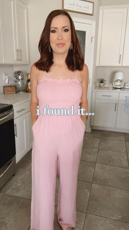 Found the best Amazon jumpsuit! It’s has a stretchy smocked top, great length (would be tall girl friendly) & pockets 🙌🏻👏🏻

I’m in a medium!
5’5” & 130lbs 💕



#LTKfindsunder50 #LTKVideo #LTKstyletip