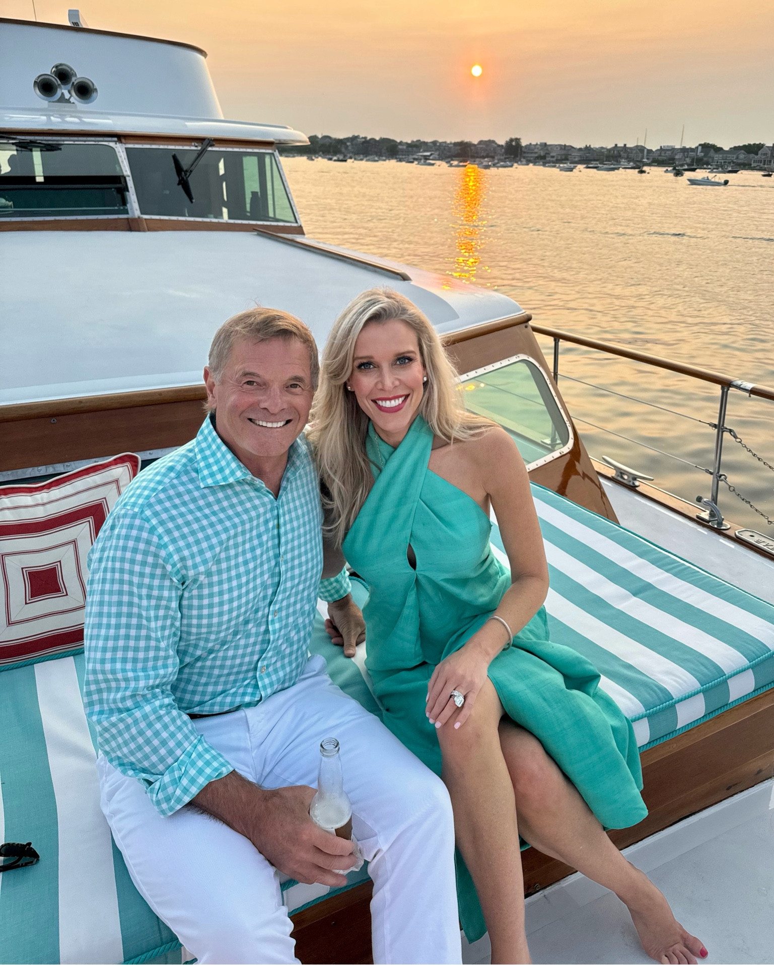 Nantucket summer sunsets 🩵☀️

#LTKSeasonal #LTKTravel #LTKStyleTip