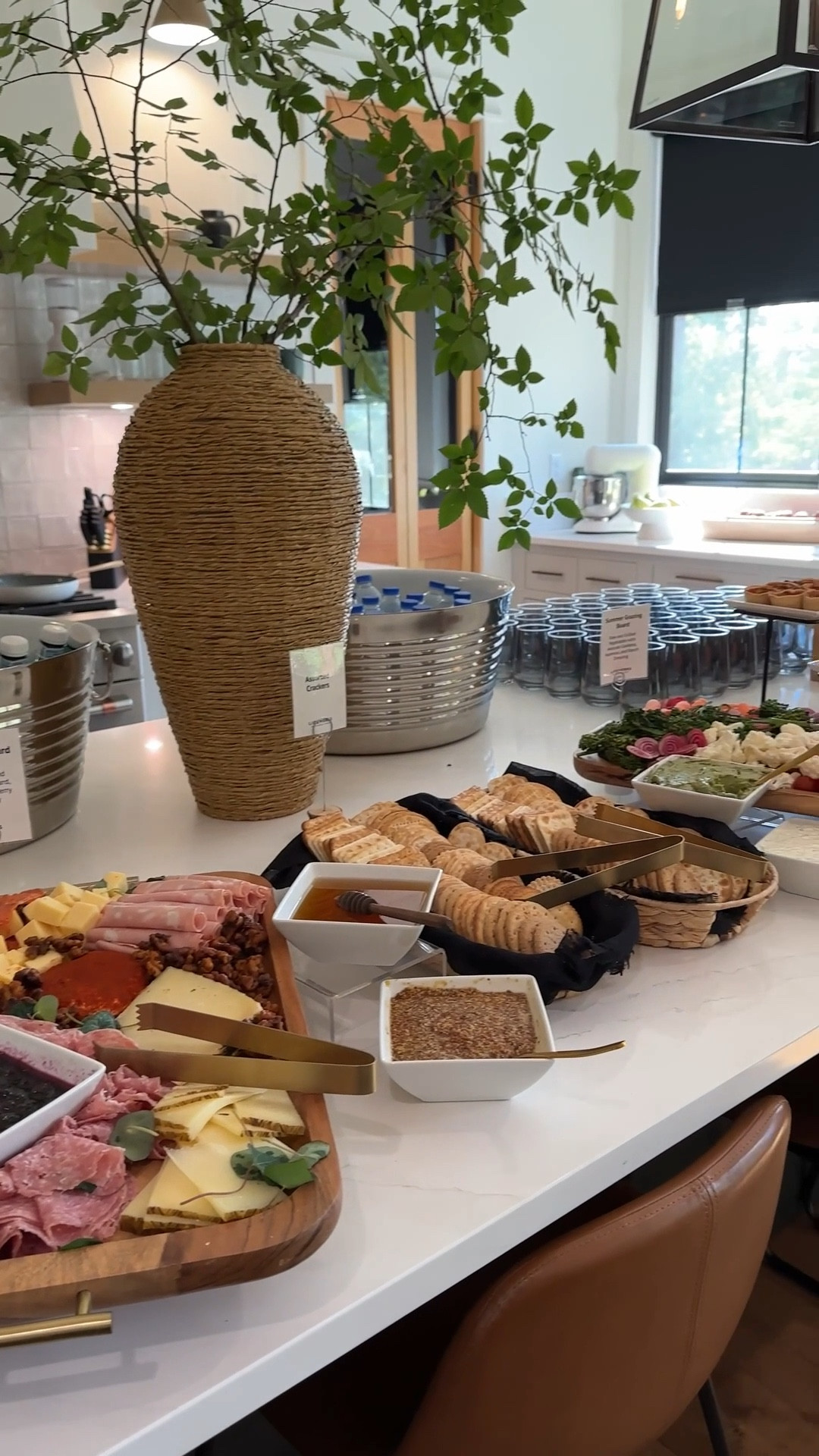 Hosting for the holidays? Grab these for the upcoming football parties, dinner and holiday parties creeping up! What’s your favorite holiday to host? 


#LTKHoliday #LTKfoodie #LTKHome