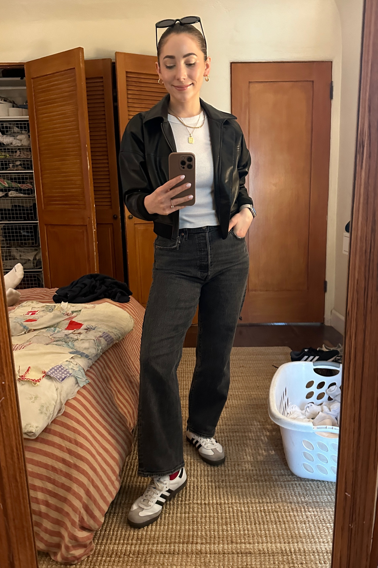 Spring outfit 🖤

Levi’s, Adidas Sambas, Bomber Jacket, Spring Fashion, Casual Outfit 



#LTKSeasonal #LTKstyletip #LTKfindsunder100