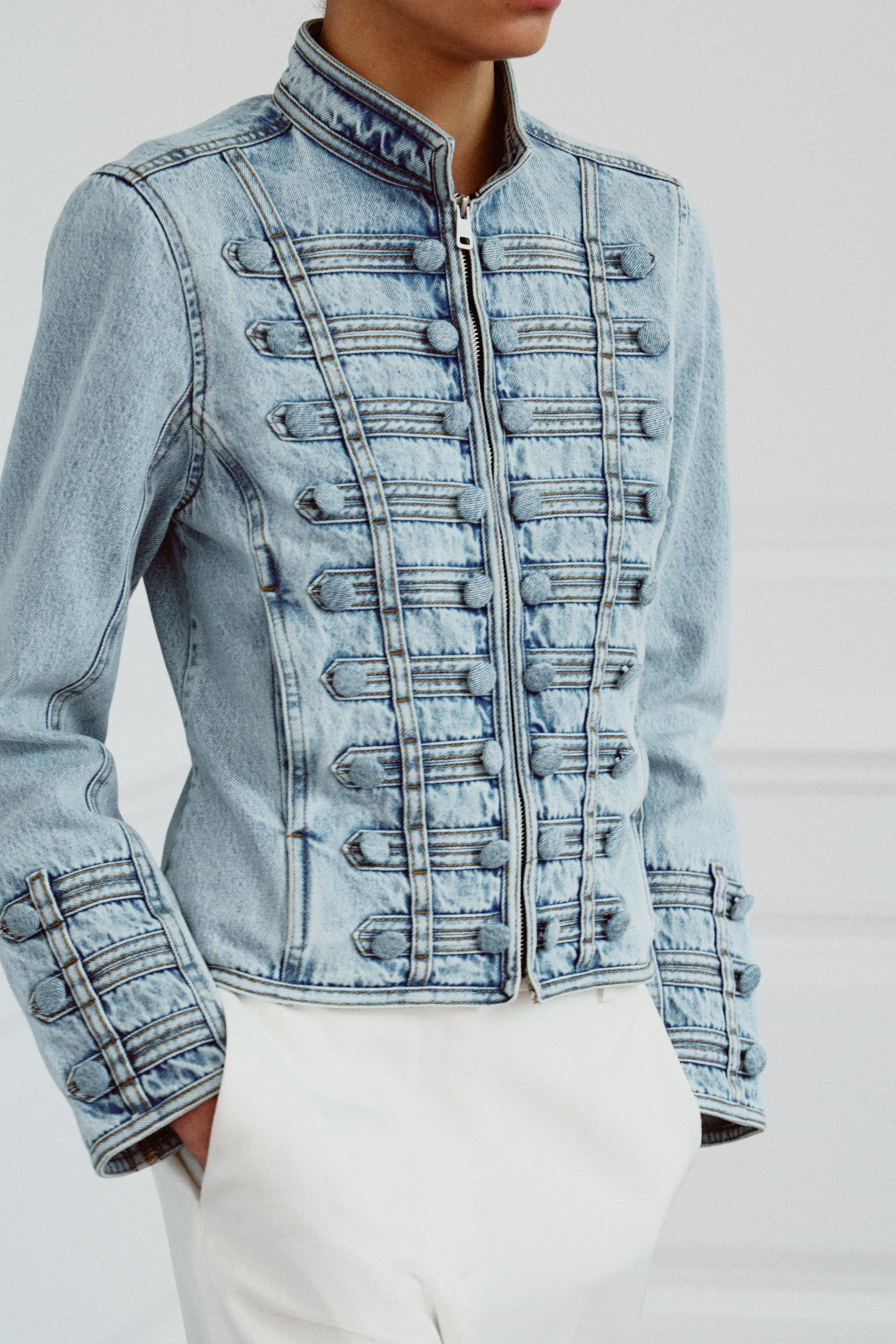 TAILLIERTE JEANSJACKE MIT KN\u00d6PFEN ZW COLLECTION | Zara DE
