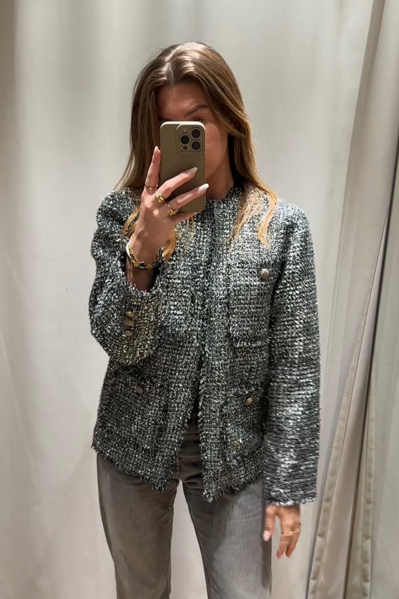 Beautiful chique grey jacket with little sparkles. Christmas party outfit.

#LTKHoliday #LTKSeasonal #LTKparties