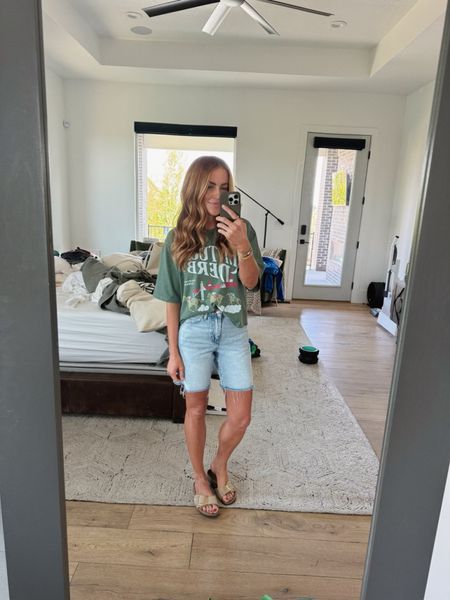 Never in my wildest dreams did teenage Tara think a pair of wrangler jeans would grace my body, but these are SO CUTE. I’m in the 25 and could have gotten away with sizing up. Wearing a small in the top! 

Free People
Wrangler
Birkenstock
Graphic Tee

#LTKSeasonal #LTKshoecrush #LTKstyletip
