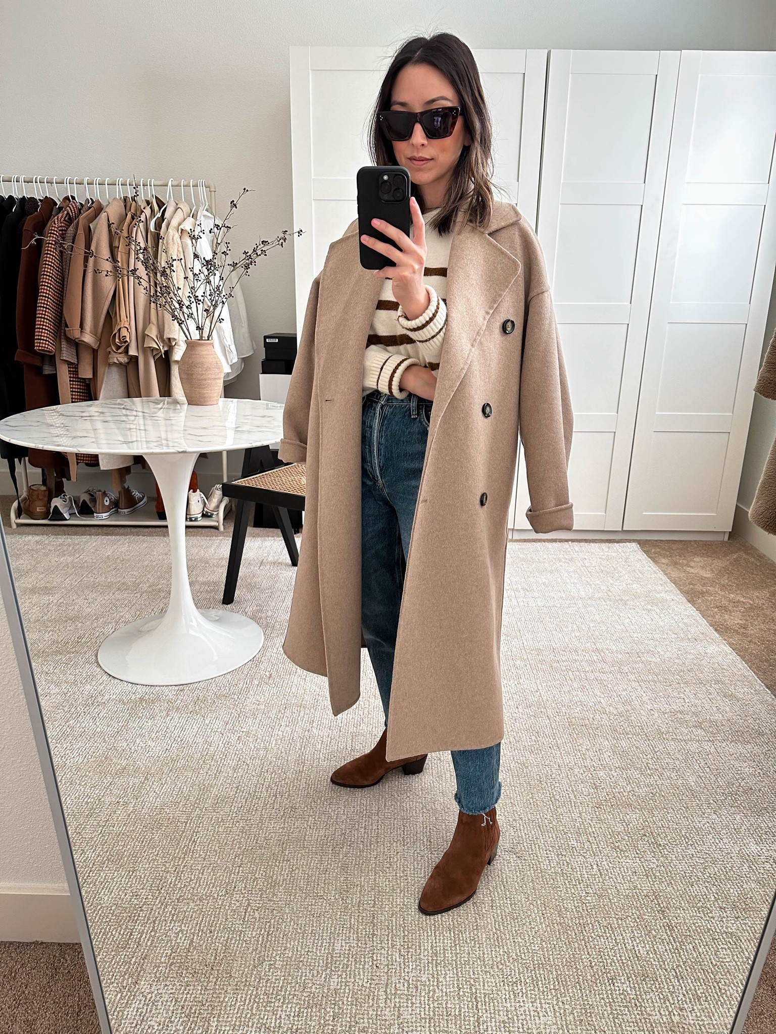 What I wore to Thankgsgiving. 

Coat - mango xxs
Sweater - Banana Republic xs (old)
Jeans - Agolde 24
Boots - Rag & Bone 5
Sunglasses - Celine 