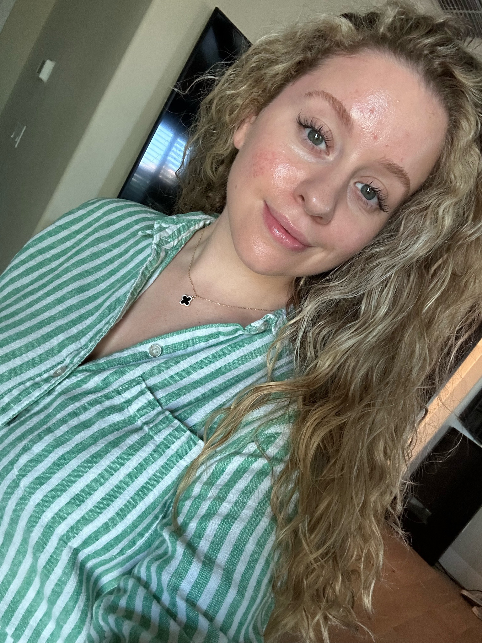 Most Sundays, I go make up free on my skin. Loving this tinted AND caffeinated SPF from The Skinny Confidential 😍 The caffeine tightens and firms the skin and gives such a glowy, effortless look. 

#LTKxelfCosmetics #LTKBeauty #LTKFindsUnder50