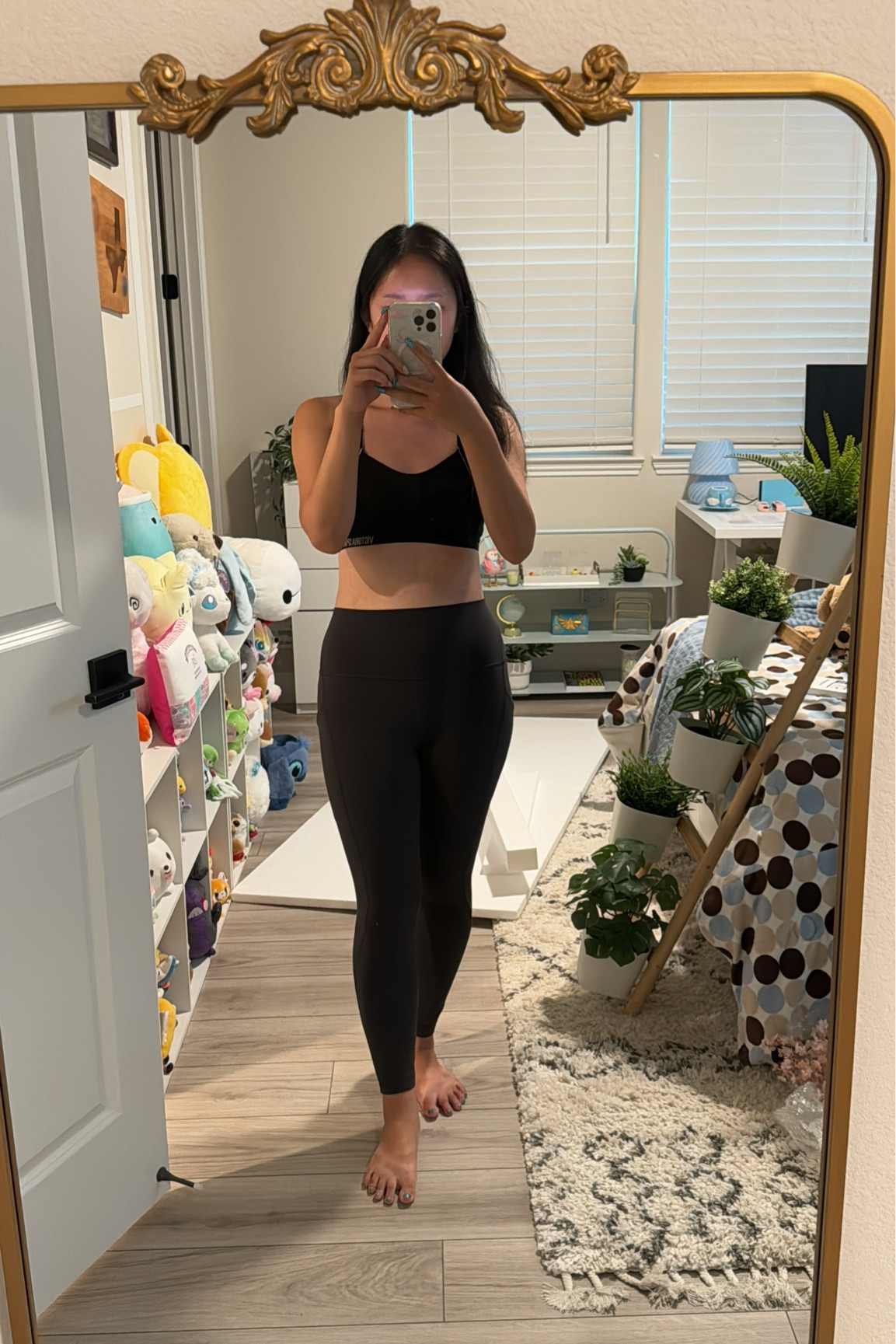 Costco has their own version of the gorgeous Anthropologie vintage, gold, floor mirror!!

It's $150 in stores or $250 online (including shipping)! Also linking other retailers that sell similar gold mirrors.#LTKSummerSales

#LTKHome