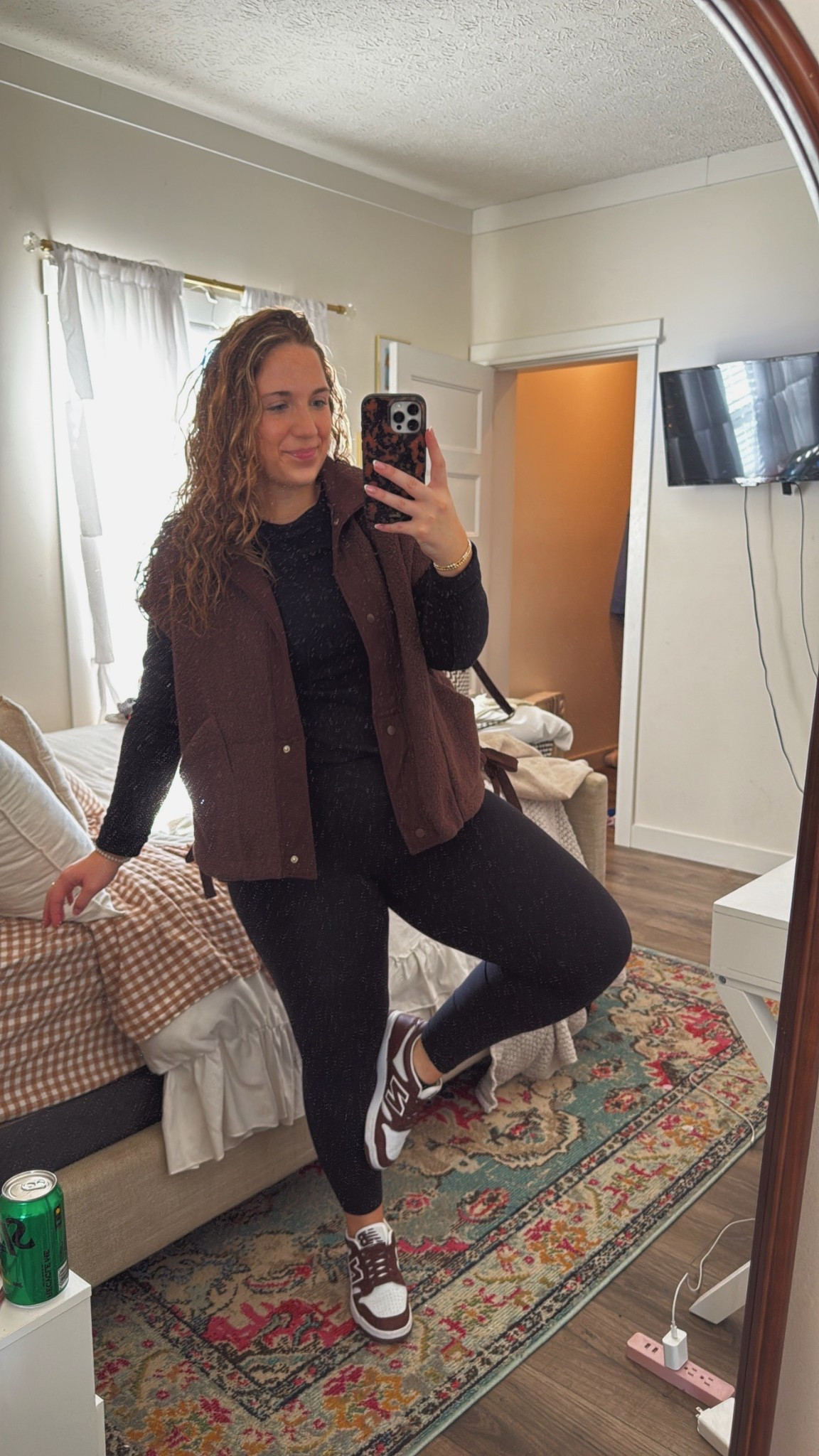 another fall transition ootd!🍁🤎


long sleeve: size L
vest: size L
leggings: size L long 


#LTKStyleTip #LTKSeasonal #LTKMidsize