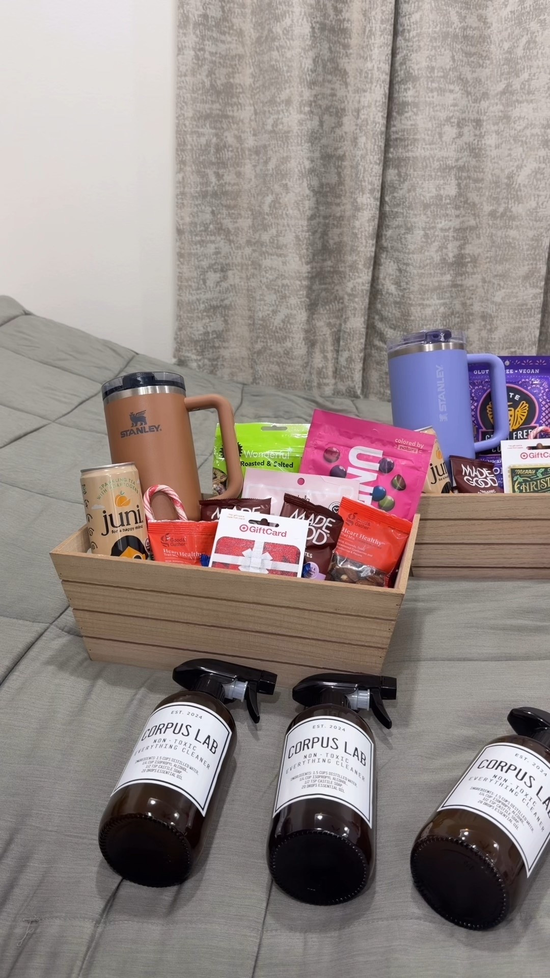 Teacher Holiday Box #teacherappreciation #holidays #christmas 

#LTKGiftGuide #LTKHoliday #LTKmomlife
