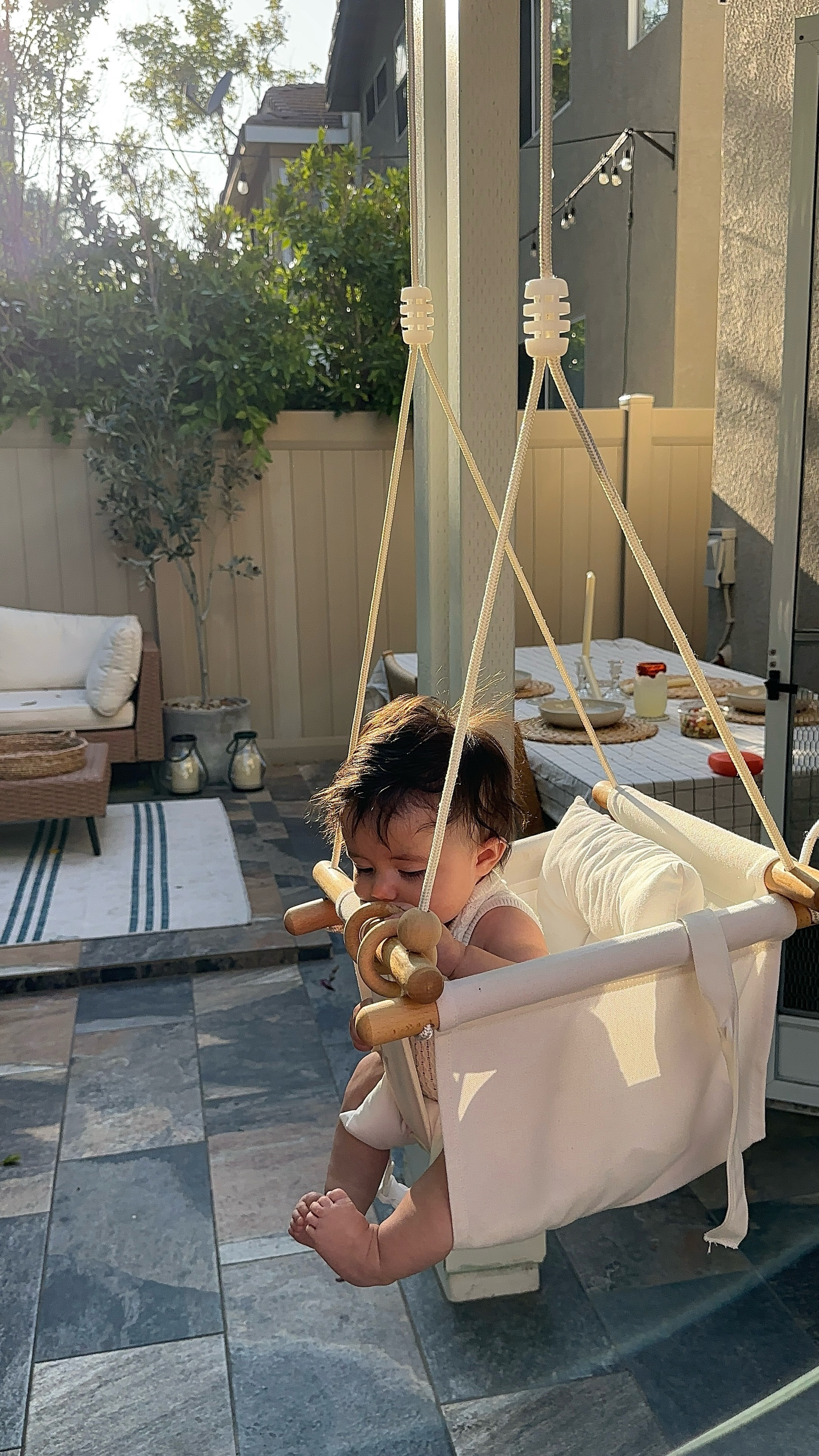 Baby swing 
