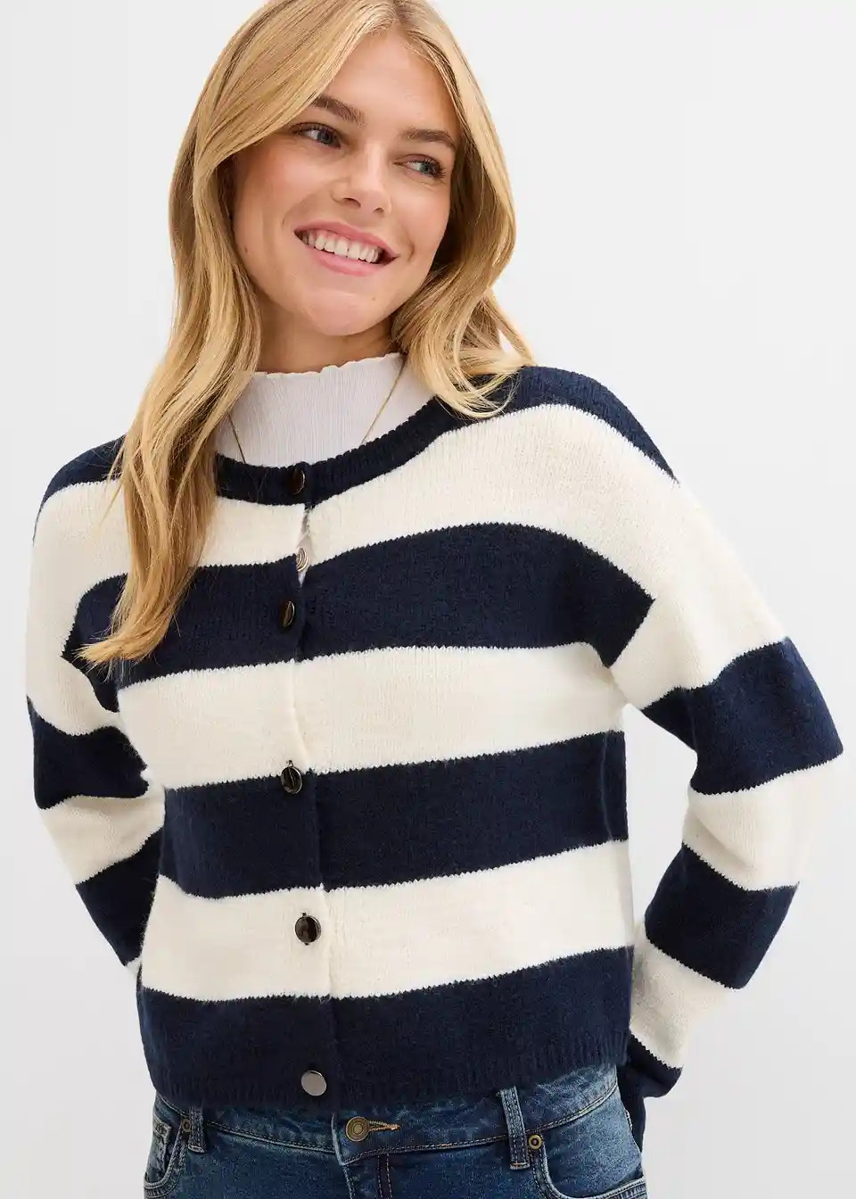 Kurze Feinstrickjacke | Bonprix DE