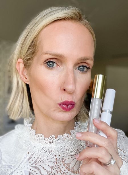 Grab the details here👇👇👇

If you are a woman over 40 who loves a bright lip but it doesn’t last and creeps into your fine lines, or you simply wanna smooch your man on Valentine’s Day without making him look like a hot mess, this is your answer! 

This stuff is completely smudge proof and will last for hours!!!! I love the pretty pop of color you get from it! 

It comes in lots of colors and I will share with you the three colors I purchased, in my stories! 

Apply 2 coast and make sure to be precise! 

Let dry for at least 5 minutes

Wipe off and apply a clear gloss on top! Done! 

I used the color Sweetheart in this reel and the clear plumping gloss from @citybeautyofficial on top! 

It’s the perfect pout for Valentine’s Day! 

Type the word LIPS for links to the lip products in this reel! 💋
.
.
.
.
#beautyover40
#over40beauy
#maturemakeup #maturemakeuplook #lipstain #lipstains #valentinesmakeup #grwmmakeup #grwmreel #valentinesdaymakeup 
#over40skin
#matureskin
#midlifeblogger
#midlife
#midlifewoman
#Over40makeup
#makeupover40
#easymakeup #easymakeuptips #easymakeuplooks #quickmakeup #quickmakeuplook #boldlip #boldlips 



#LTKover40 #LTKbeauty #LTKstyletip