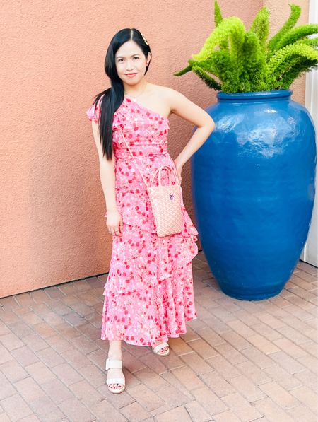 My Spring wedding guest dress look🥰💕💕🌸🌸It was a small wedding but definitely memorable in this dress!☺️Such a pretty dress and it’s $50! Paired it with some buckle strap heels and my fun pink bag😉 Dress color is sold out comes in green wearing a size S.






#ltkweddingstyle #weddingguestdress #ltkseasonal #ltkstyletip #ltkevents #ltkparties #ltktravel #springdress #springstyle #pinkdress #maxidress #ruffledress


#LTKparties #LTKitbag #LTKwedding