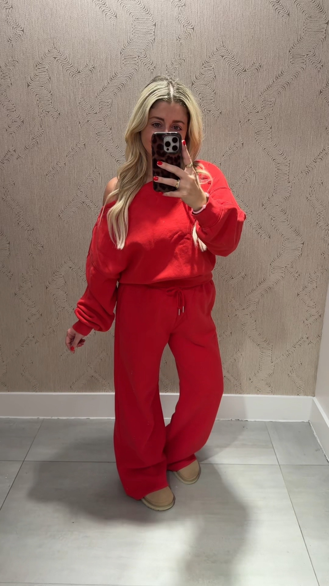 Abercrombie matching sets on sale!
Size m
Uggs tts
Gift idea 


#LTKGiftGuide #LTKSaleAlert #LTKFindsUnder100