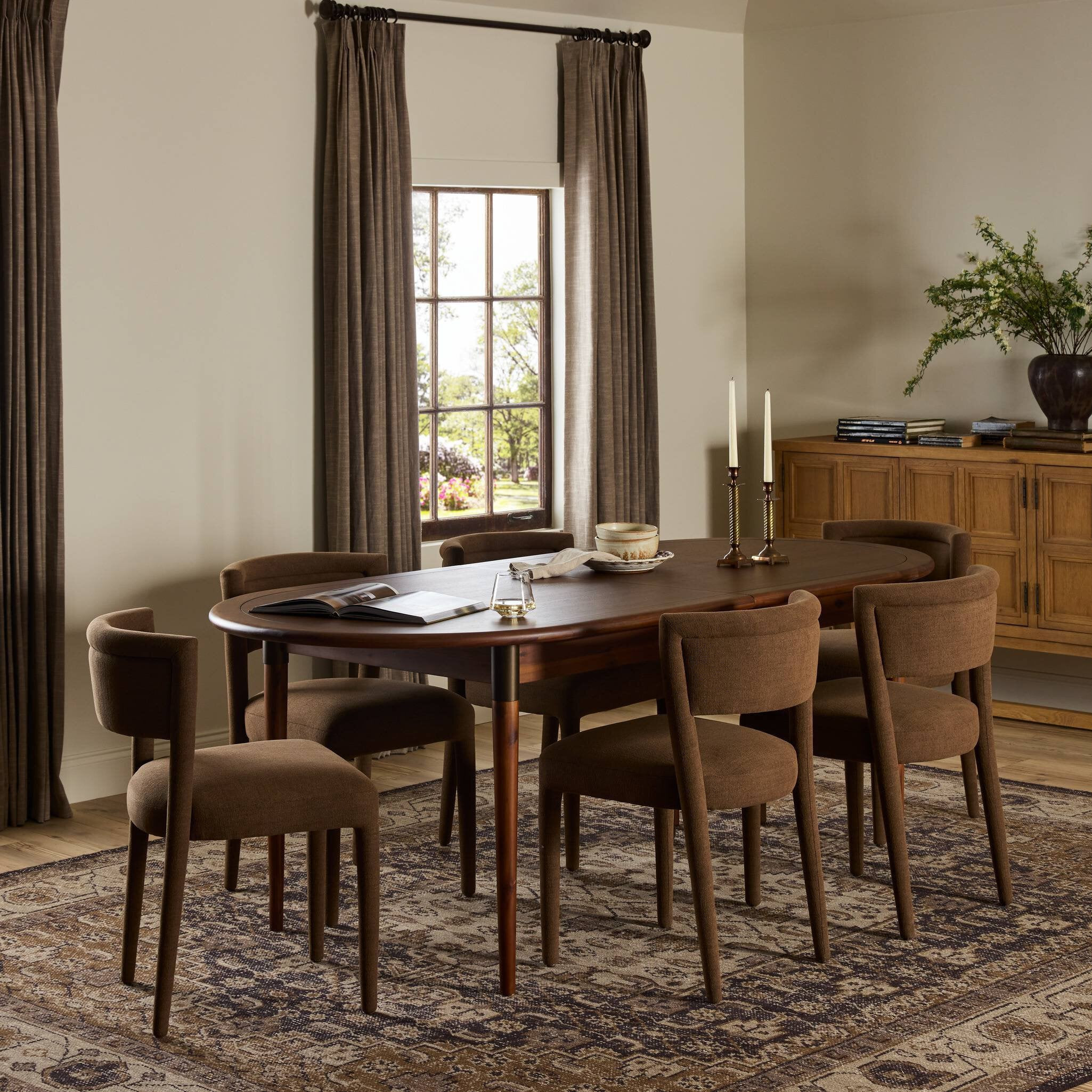 Piper Oval Extension Dining Table | Magnolia