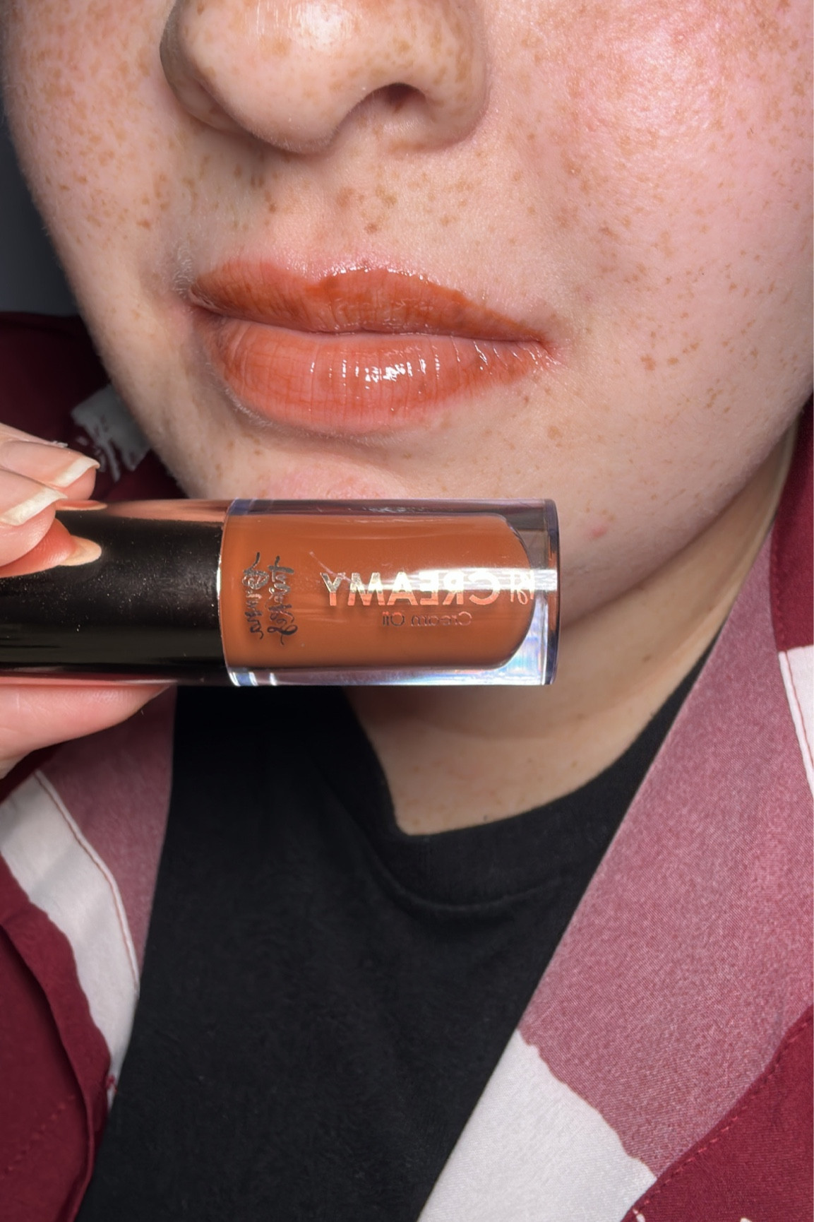 Eu amo a Bruna Tavares rsrsrs sempre que posso compro os produtos da linha de maquiagem dela. Assim que lançou o BT Oil eu correi para comprar, essa cor é a Doce de leite

#brunatavares #bt #btoil 

#LTKbeauty