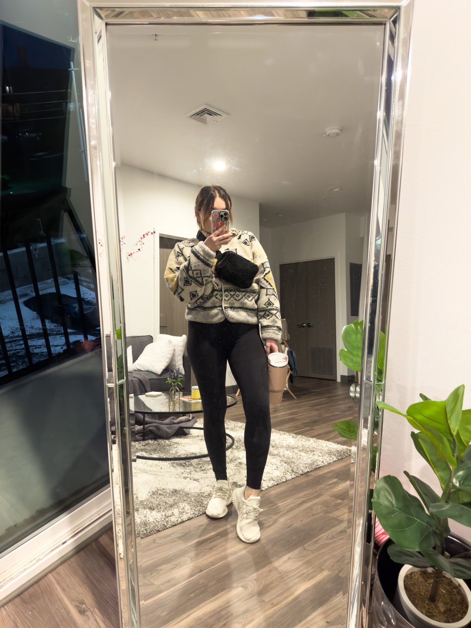 Casual gym outfit, perfect for winter!

I’m wearing a M jacket, size 8 leggings and size 9 sneakers 

#LTKfit #LTKSeasonal #LTKstyletip