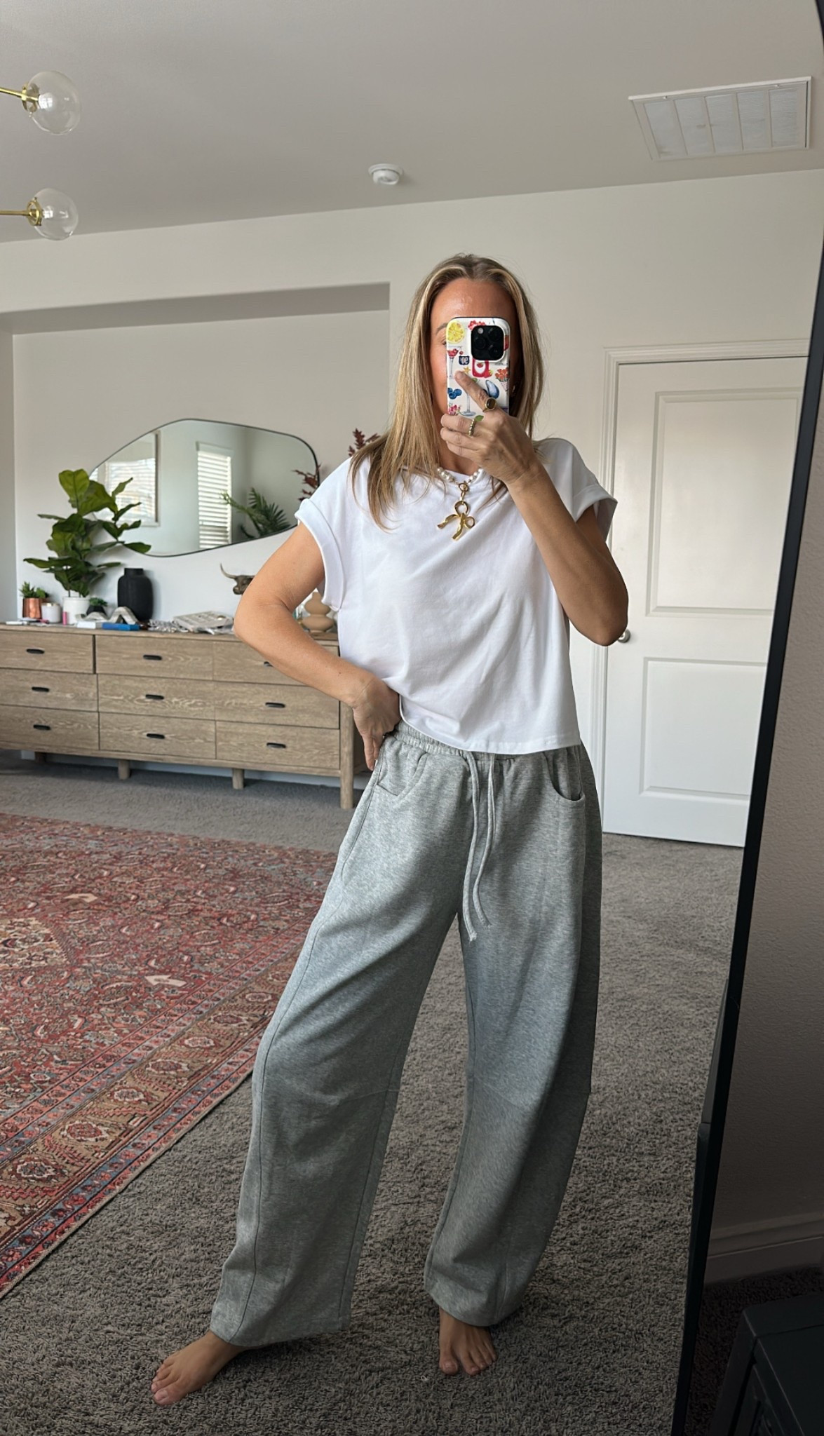 Obsessed with this sweatpants 

#LTKFindsUnder100 #LTKStyleTip #LTKSeasonal