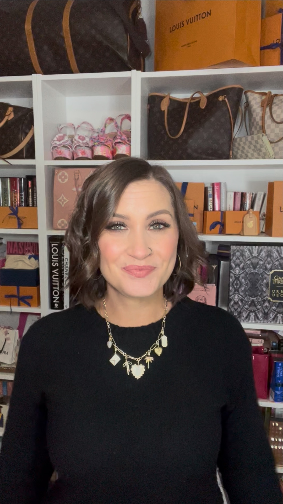 The perfect Christmas gift! Also a great piece for yourself for the holidays! 


Christmas gift idea, secret Santa gift, white elephant gift, charm necklace, Pavoi necklace, gold necklace, Alicia Bice, does it come in pink blog

#LTKHoliday #LTKGiftGuide #LTKFindsUnder50