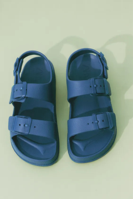 RUBBERISED BUCKLED SANDALS | Zara UK