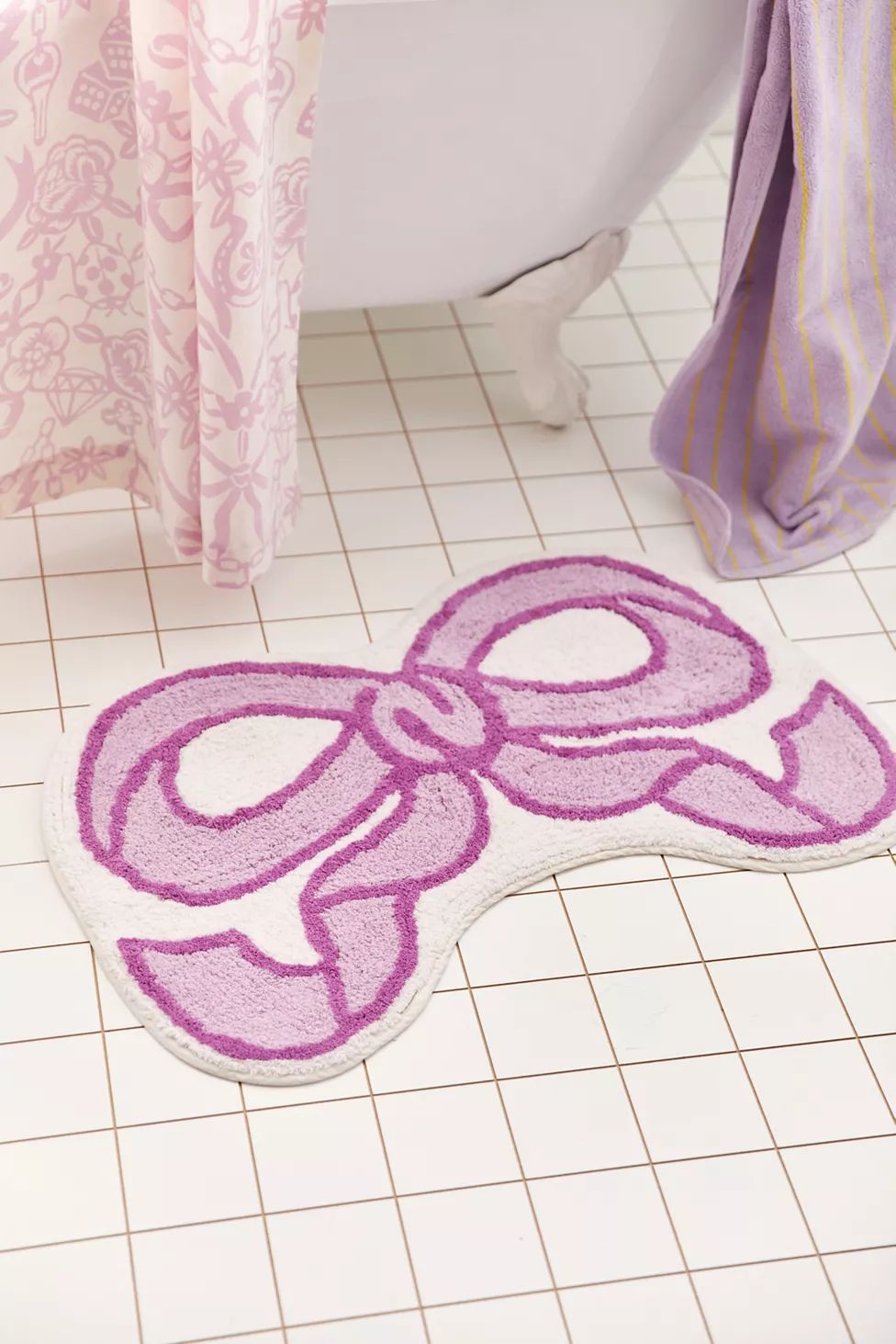 Twirly Bow Bath Mat | Urban Outfitters (US and RoW)