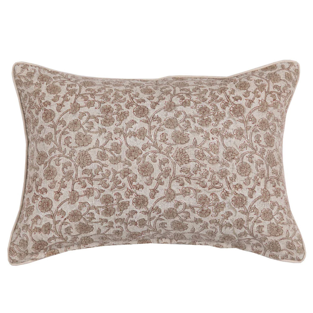 Keya White | Filling Spaces