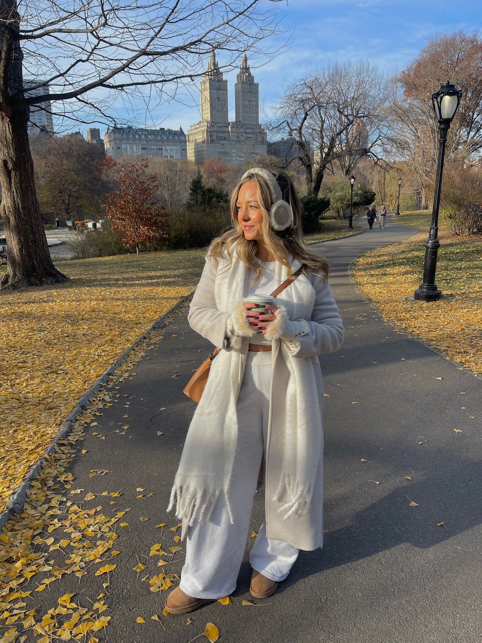 The perfect outfit for a stroll in central park! The jacket is zara, but I linked a few similar styles! 🤍⛄️⛸️

#LTKHoliday #LTKSeasonal #LTKStyleTip