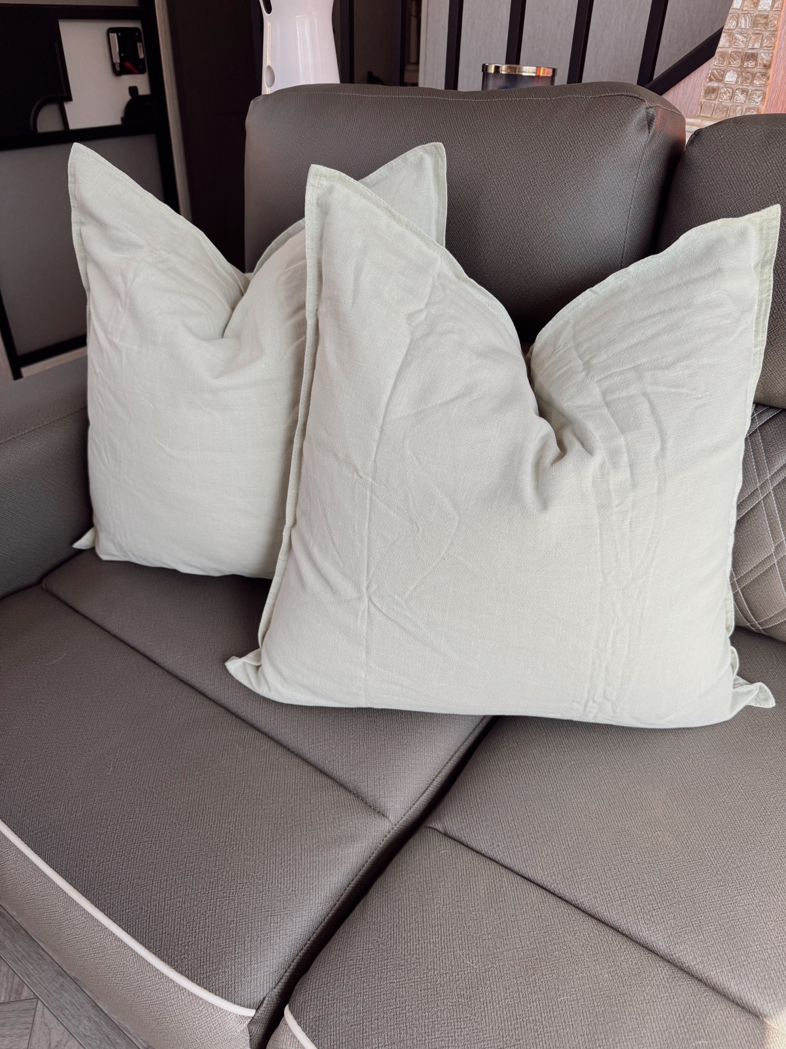 Obsessed with these pillow covers!! 



#LTKStyleTip #LTKSaleAlert #LTKSpringSale