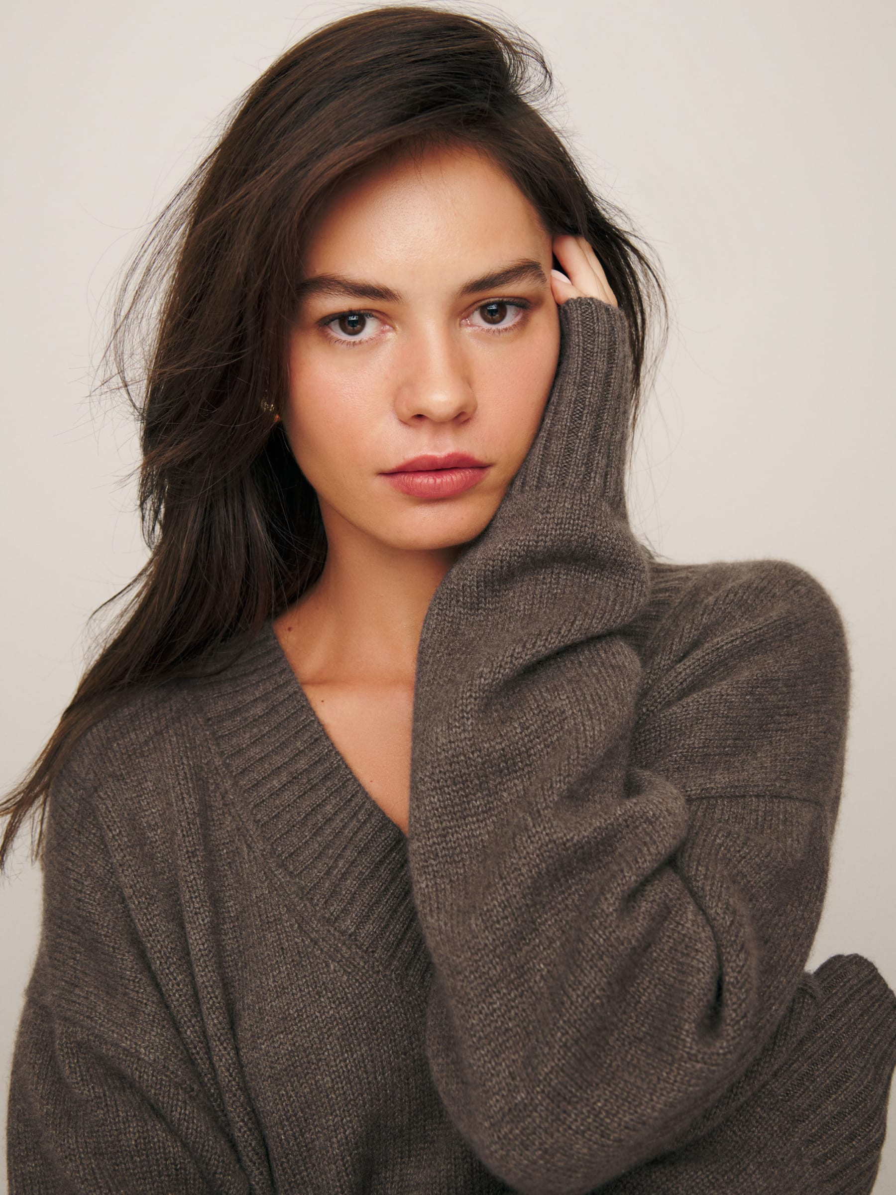 Jadey Cashmere Oversized V-neck Sweater | Reformation (Global)