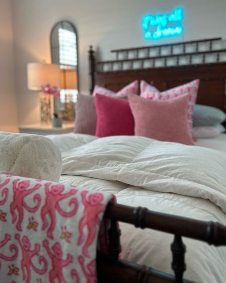 Roller rabbit dupes for teen/tween girls room 

Amazon
Home
Teen
Bedding

#LTKHome