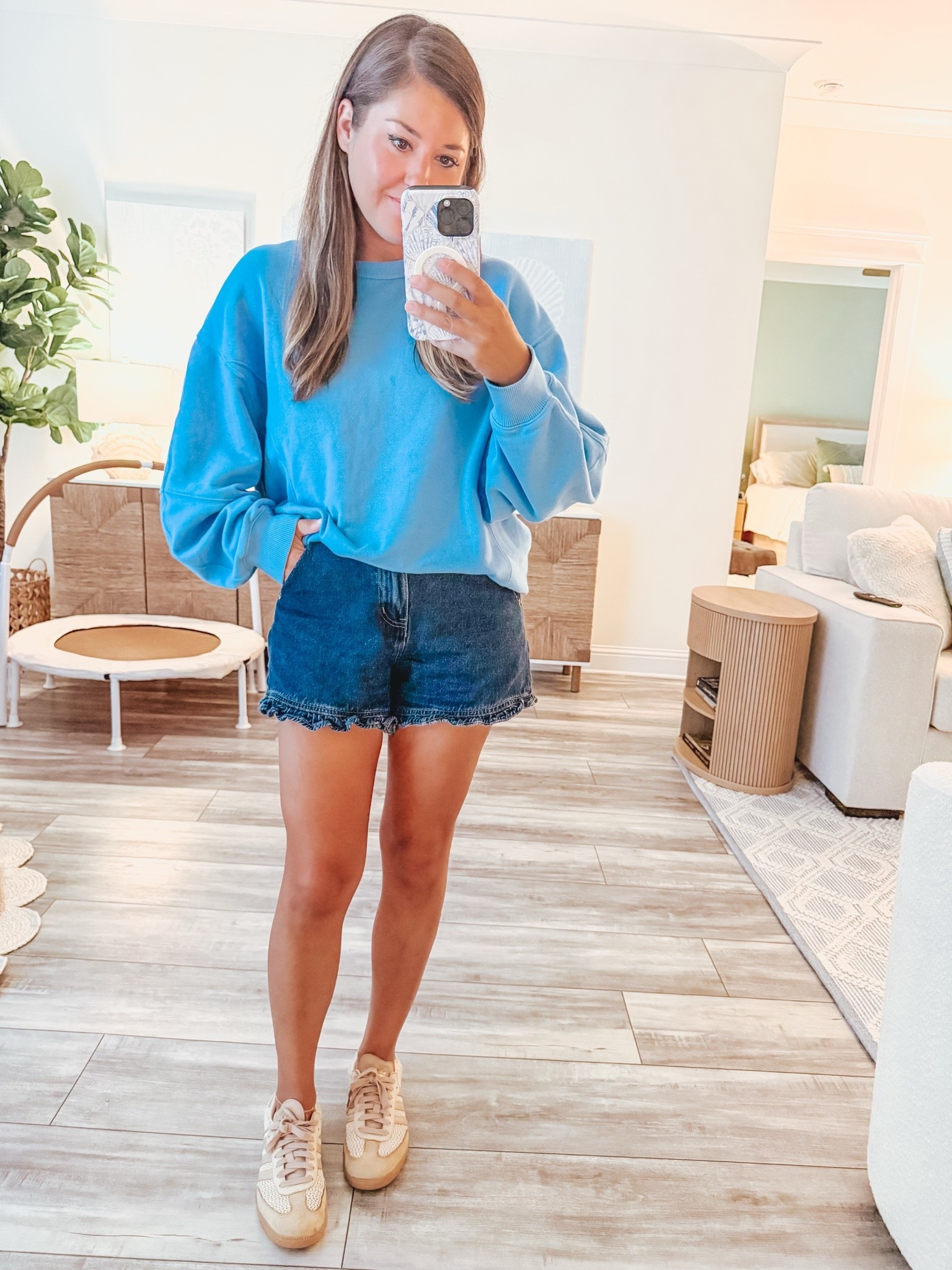 Comfy outfit, rainy day outfit

Wearing medium in sweatshirt and size 8 in shorts

#LTKootd