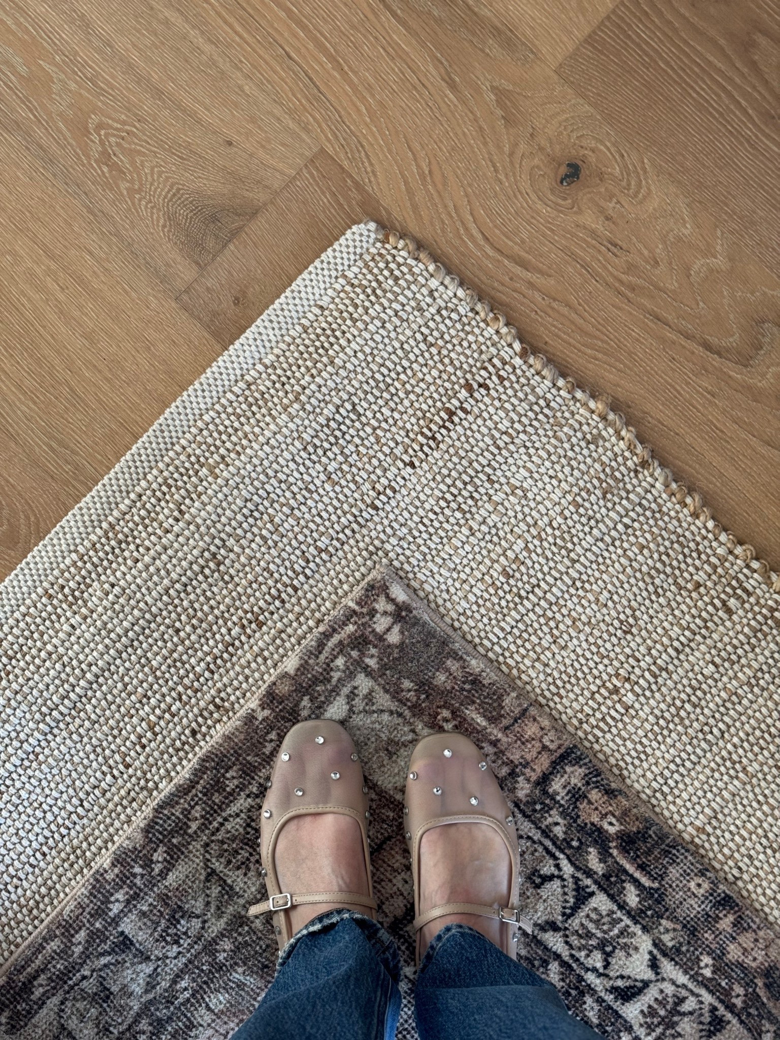 In LOVE with my new jute rug! The reviews were so good on this one and I can see why! This is the 10x14 size layered with JoonLoloi’s Zinnia rug in 8’6” x 11’6”. 

#LTKShoeCrush #LTKHome #LTKSaleAlert